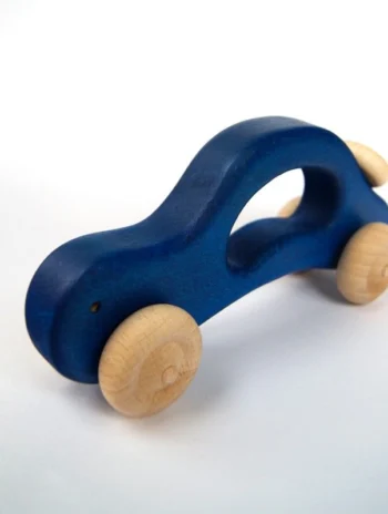 Coche de madera artesanal azul