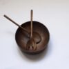 Ensaladera de madera de nogal artesanal con cubiertos