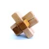 Juego de ingenio de madera