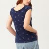 Espalda camiseta cuello barco azul estampado origami