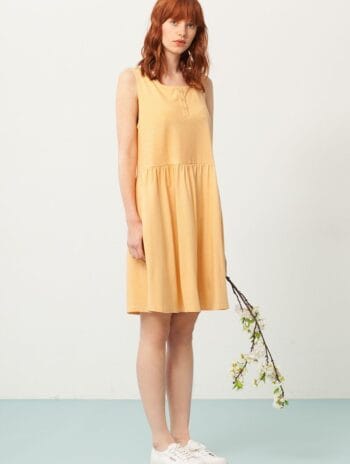 Vestido oversize color miel estampado abanicos