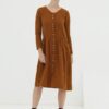 Vestido midi marrón con botones de algodón orgánico