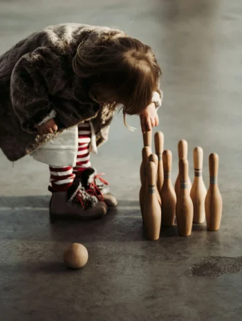 Juego de bolos de madera para ninos