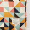 Detalle estampado triángulos bolso tote tela numon