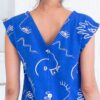 Detalle espalda mono ecológico azul estampado