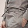 Detalle bolsillo y cintura con lazo pijama ecológico mujer