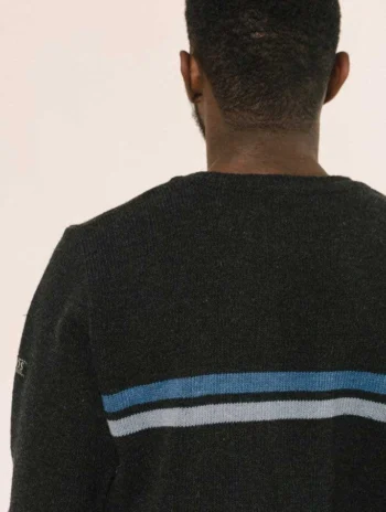 Jersey negro para hombre con rayas azules