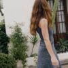 Lateral vestido entallado azul con bruma ecológico