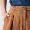 Detalle bolsillos bermudas mujer de cáñamo