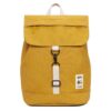 Mochila amarilla de pequeño tamaño