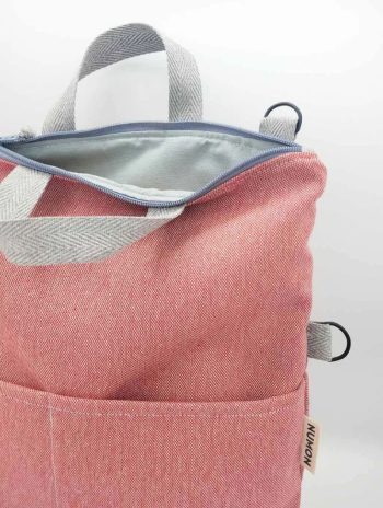 Alternative view of Bolso-mochila salmón de tapicería reciclada