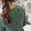 Camiseta ecológica manga larga verde trazos
