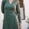Vestido ecológico lazo cintura verde manga larga