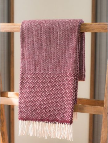 Alternative view of Manta 'Golondrina' portuguesa de lana
