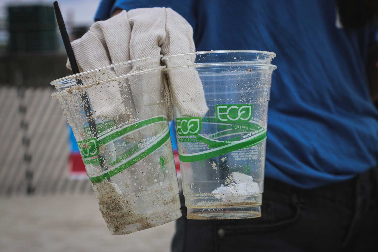 Vasos de plástico con logo eco, Greenwashig descarado