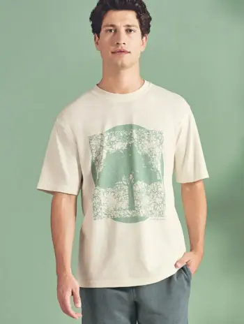 Camiseta sostenible hombre estampado árbol