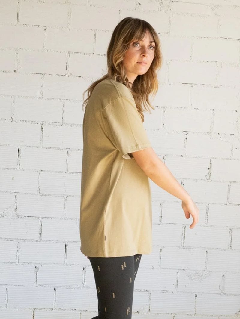 Camiseta lisa con bolsillo de algodón orgánico - Imagen 5