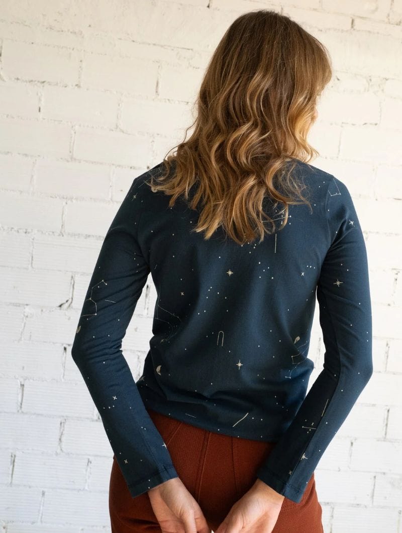 Camiseta manga larga azul constelaciones de algodón orgánico - Imagen 4