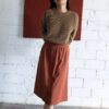 Falda midi rojo liso de algodón orgánico - Faldas evasé