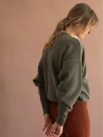 Alternative view of Jersey verde manga murciélago de lana merino