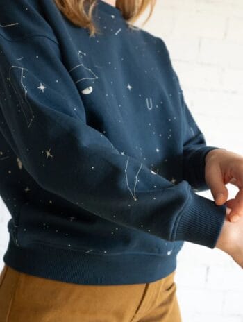 Alternative view of Sudadera azul oversize estampado constelaciones de algodón orgánico