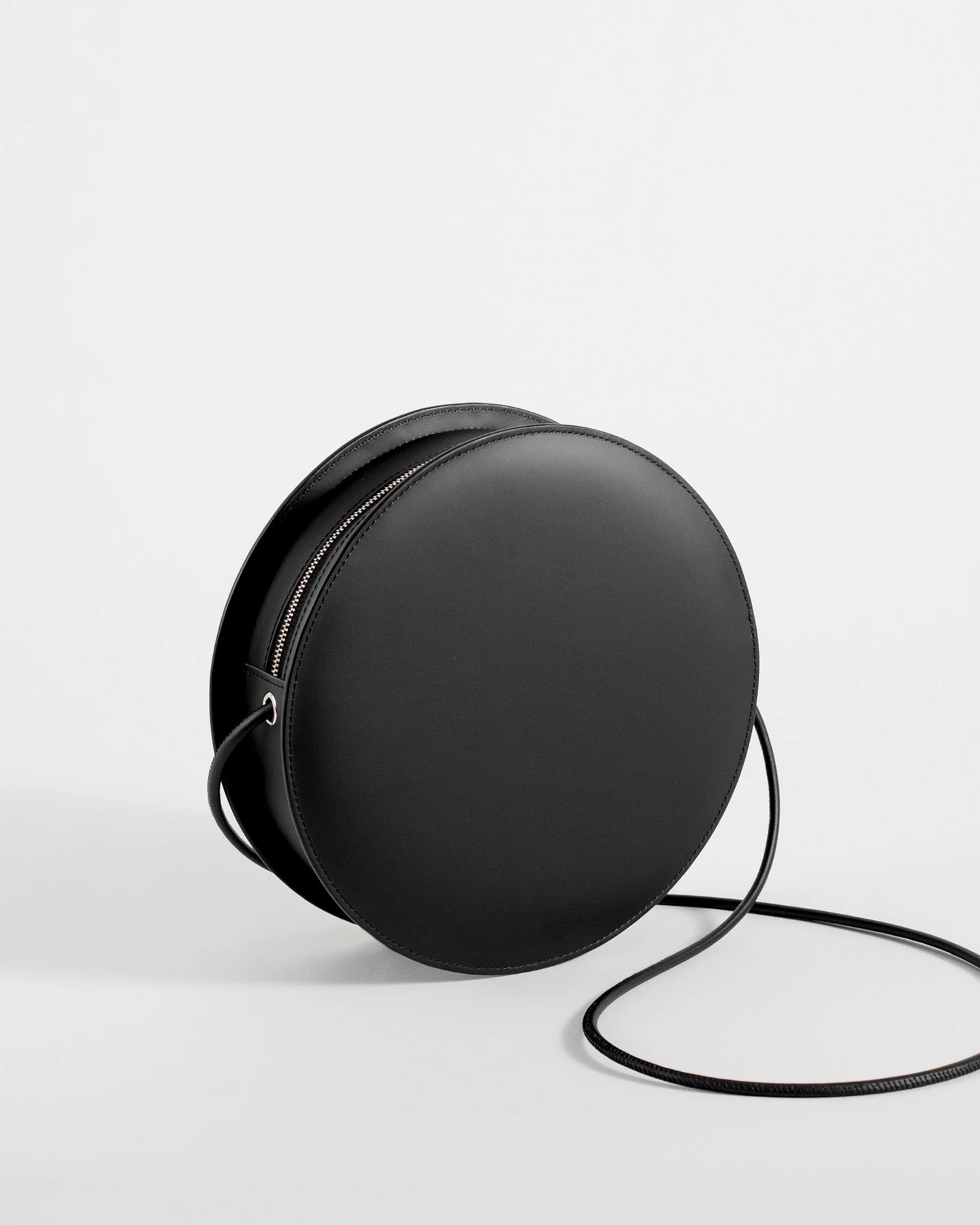 Bolso redondo de cuero reciclado - Imagen 3