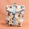 Mini mochila reciclada melocotón con estampado de letras