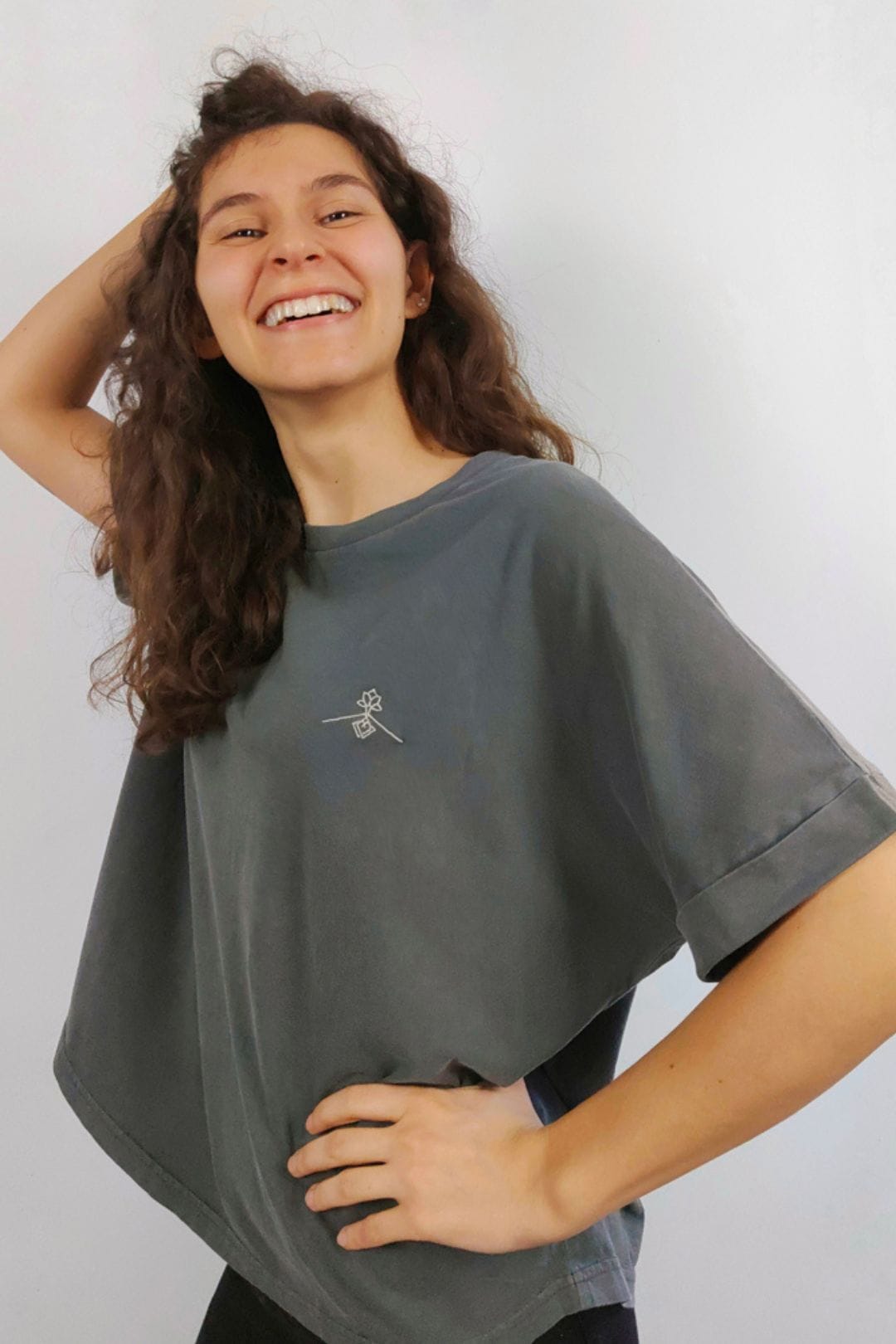 Camiseta orgánica oversize manga murciélago - Imagen 15