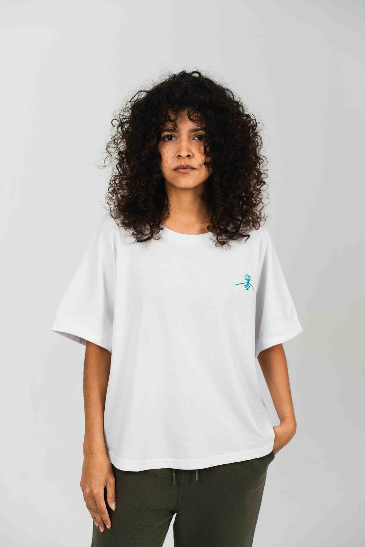 Camiseta orgánica oversize manga murciélago - Imagen 13
