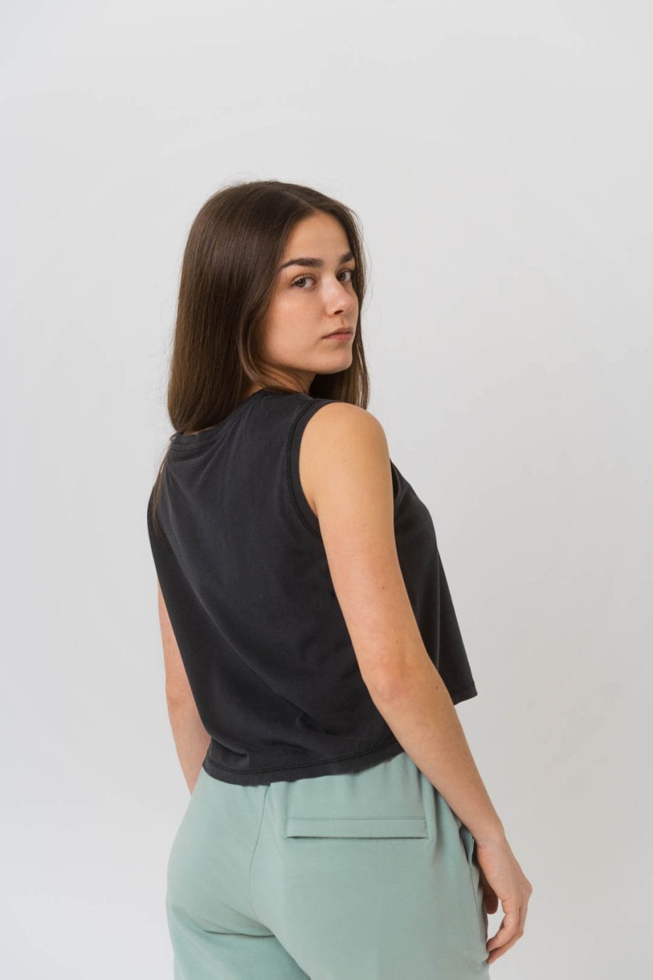 Camiseta crop orgánica sin mangas - Imagen 13