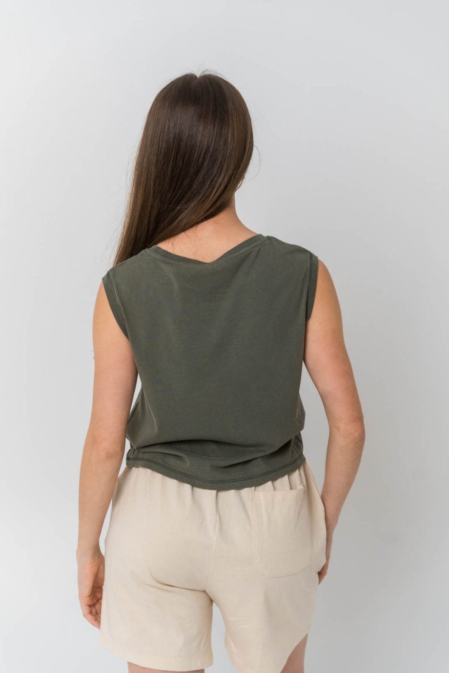 Camiseta crop orgánica sin mangas - Imagen 11
