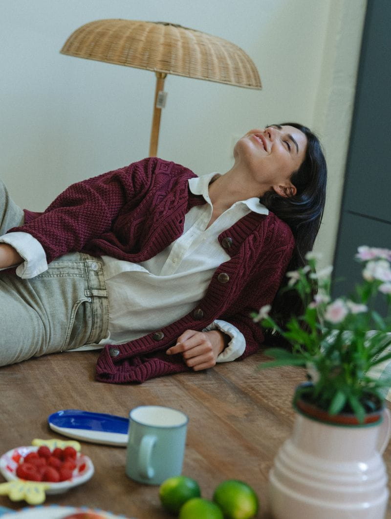 Cárdigan trenzado con botones cereza - Imagen 3