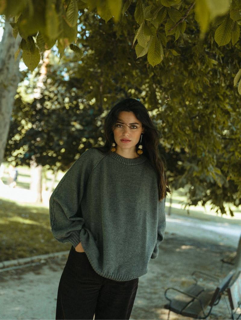 Jersey manga globo con calados de algodón orgánico gris - Imagen 4