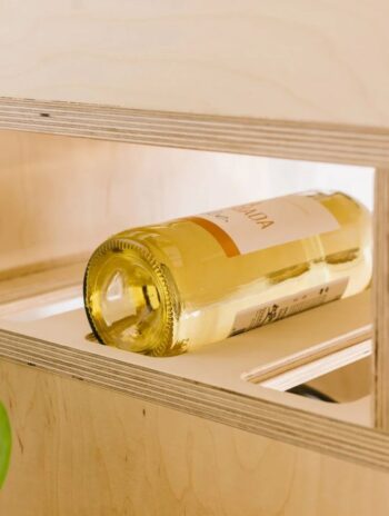Alternative view of Botellero apilable de madera
