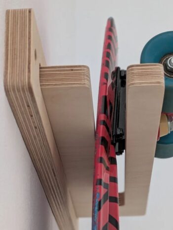 Alternative view of Soporte para skate de pared