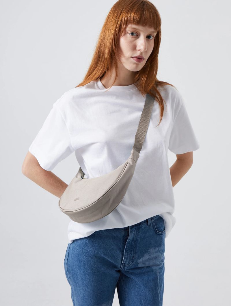 Bolso media luna con cremallera de tejido reciclado - Imagen 14