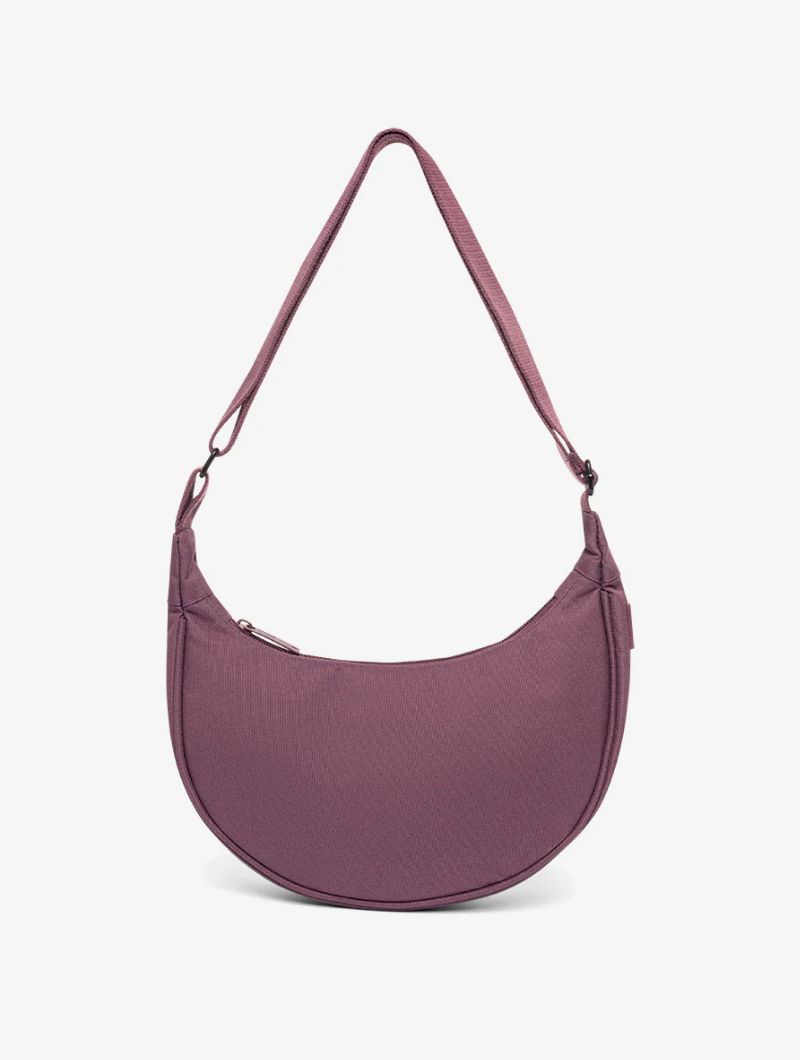 Bolso media luna hecho con tejido reciclado RPET