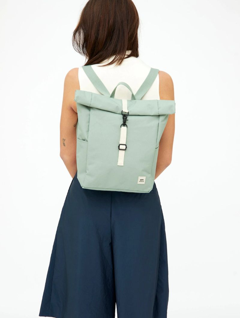 Mochila pequeña roll top hecha con tejido reciclado RPET
