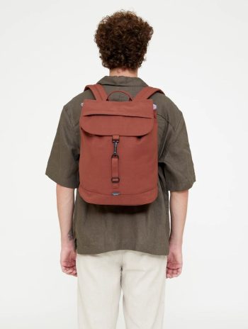 Alternative view of Mochila con solapa de tejido reciclado