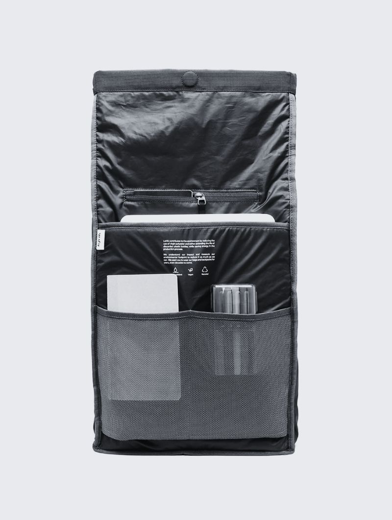 Mochila urbana roll top de tejido reciclado - Imagen 5