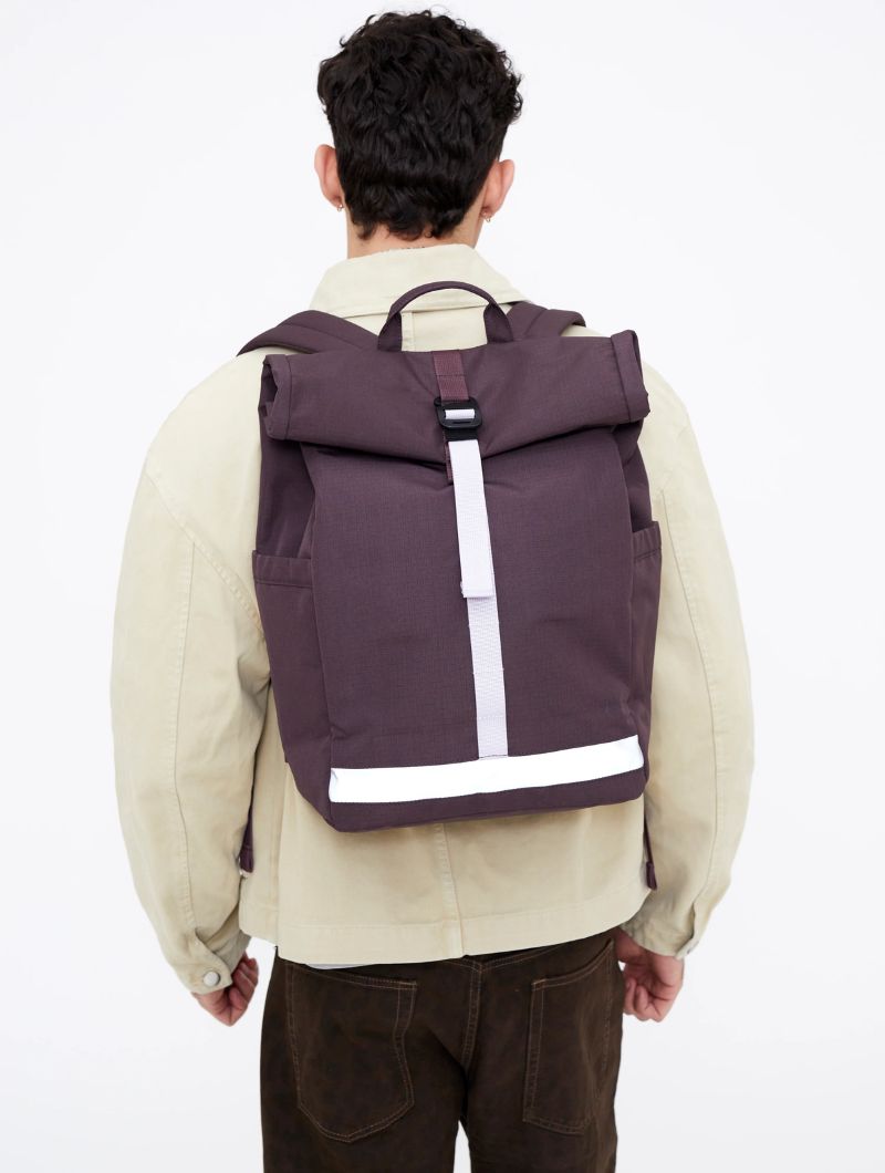 Mochila urbana roll top de tejido reciclado - Imagen 4