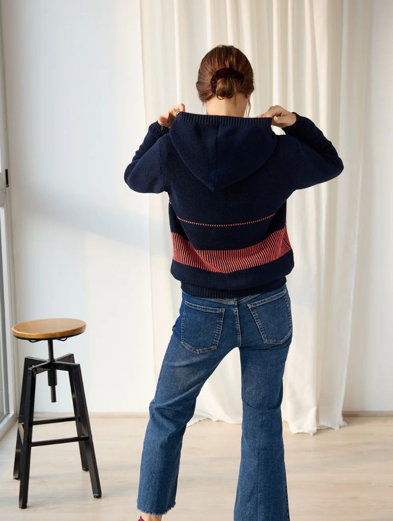 Sudadera azul marino de punto con capucha para mujer - Imagen 2