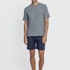 Pijama corto gris de modal para hombre, tejido ligero y transpirable con tacto suave.