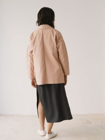 Alternative view of Americana de sarga rosa de algodón orgánico