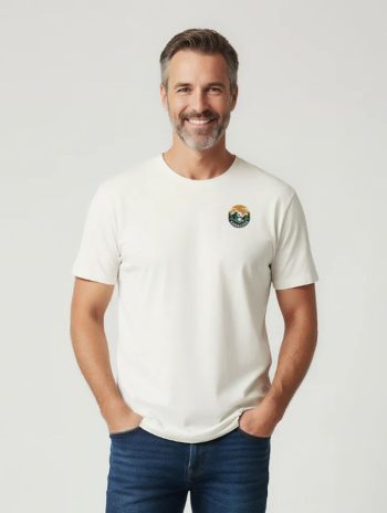 Camiseta blanco crema bambu algodon organico logo montanas pecho