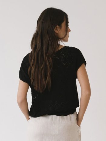 Alternative view of Top calado negro de tricot de algodón orgánico