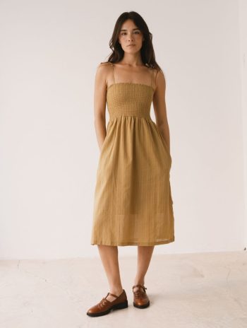 Vestido midi de tirantes con cuerpo nido de abeja y bolsillos laterales en algodón orgánico