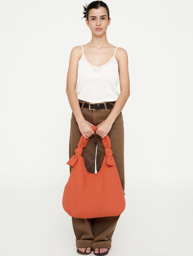 Bolso acolchado con lazos ajustables reciclado - Imagen 2
