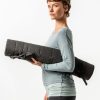 Esterilla ecológica de algodón orgánico para yoga y meditación.
