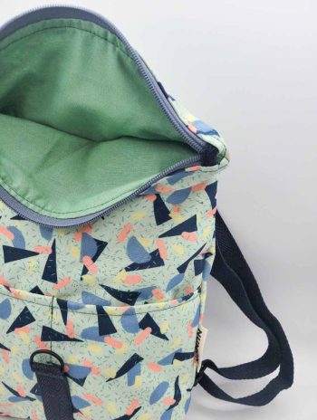 Alternative view of Mini mochila reciclada estampado chips